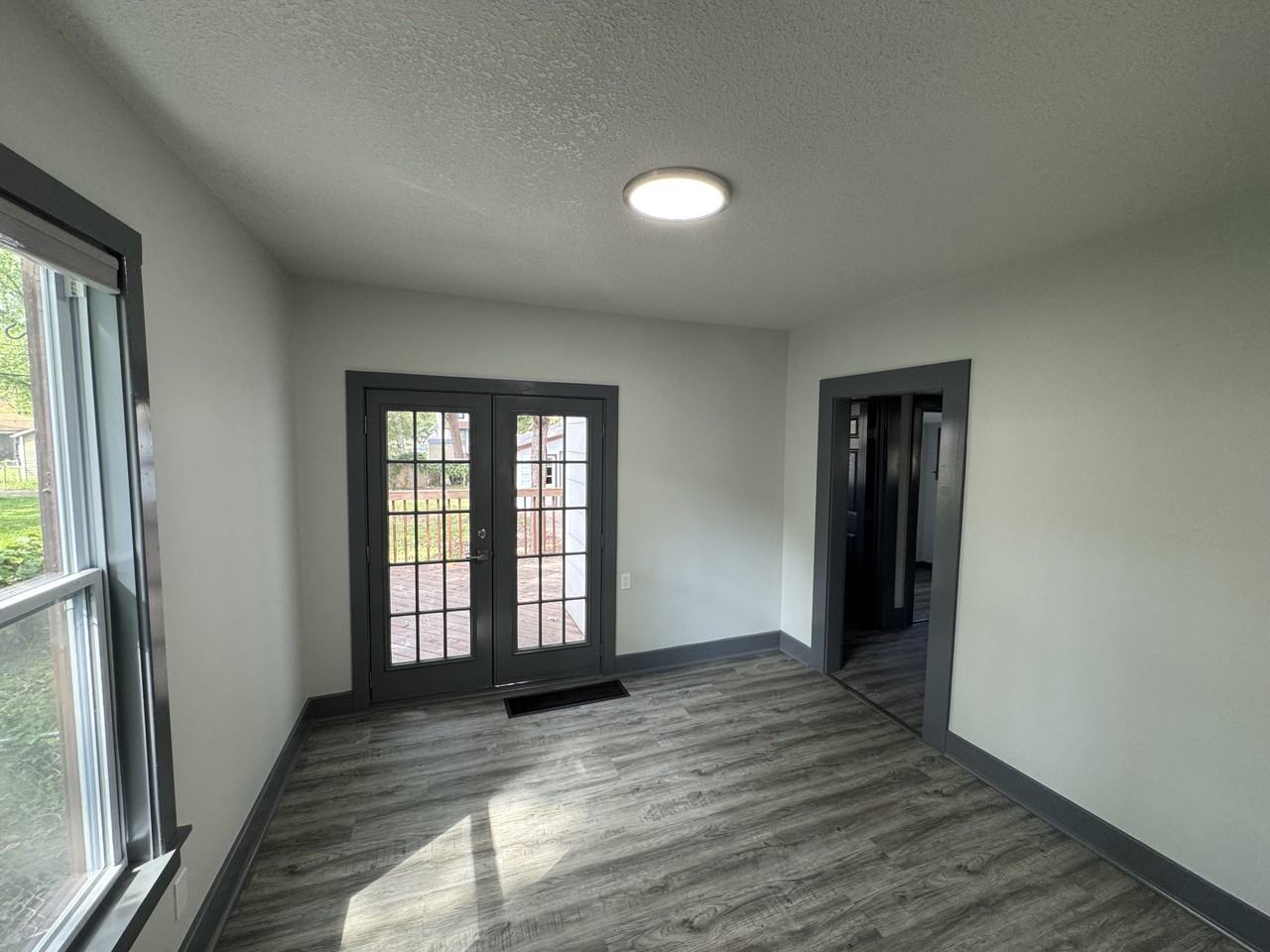 637 Ne Sumner St #1 - Photo 5 of 13