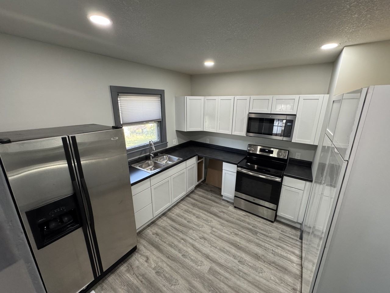 637 Ne Sumner St #1 - Photo 6 of 13