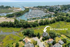 featured image of 44 Concord St