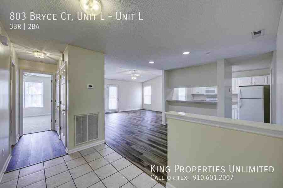 803 Bryce Ct #L - Photo 5 of 32