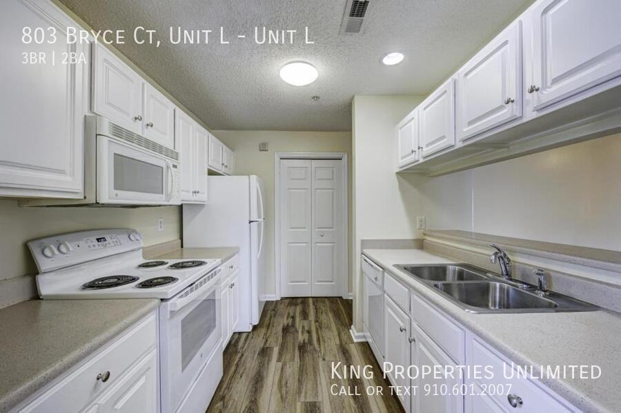 803 Bryce Ct #L - Photo 6 of 32