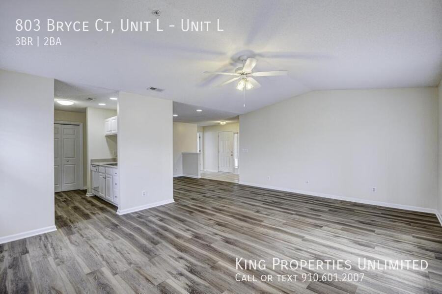 803 Bryce Ct #L - Photo 4 of 32