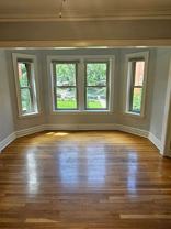 Beautiful Vintage Apartments Near NorthShore Evanston Hospital - Photo 1 of 1