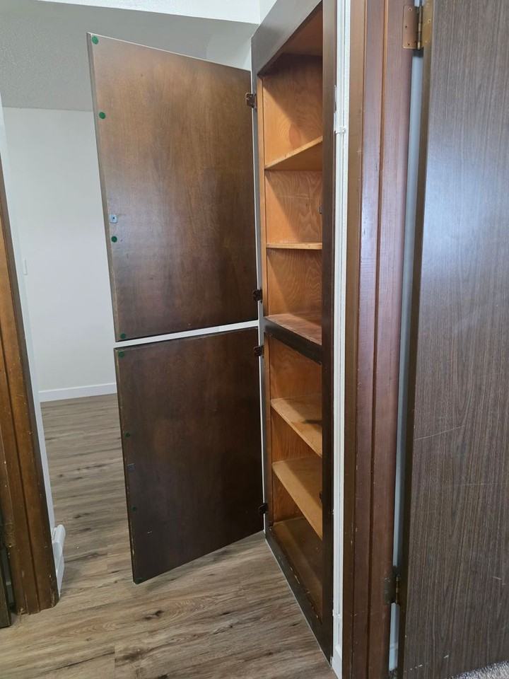 Kingston Manor - Photo 5 of 17