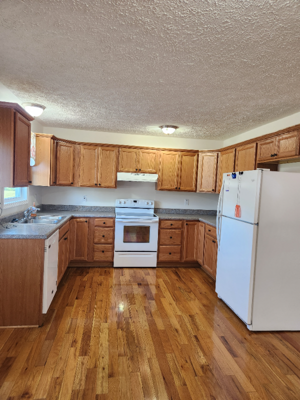 730 Harless St Ne - Photo 5 of 16