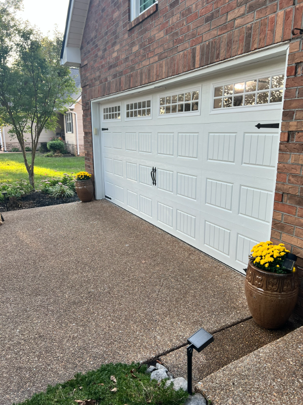 2686 Douglas Ln - Photo 5 of 40