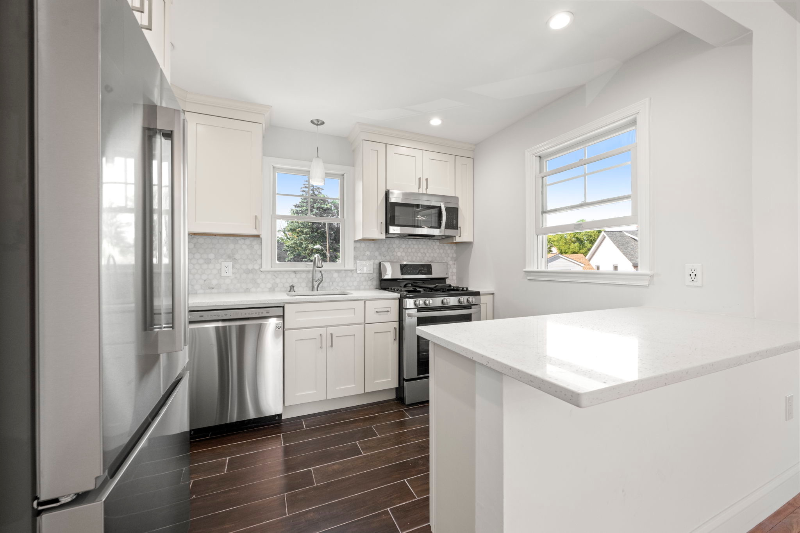 59 Burnett Ave - Photo 2 of 10