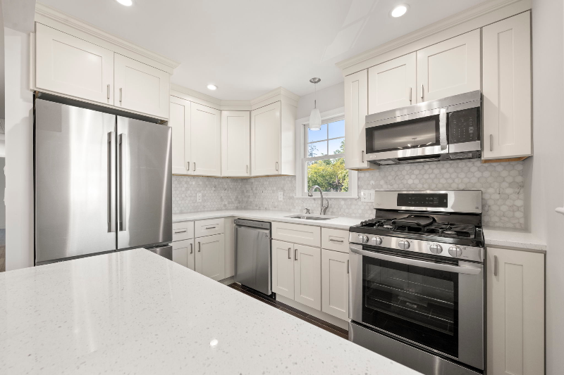 59 Burnett Ave - Photo 3 of 10