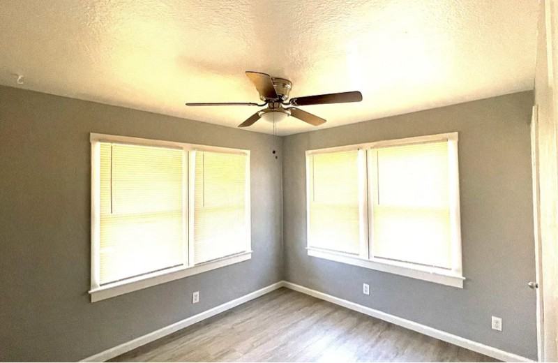 315 E Franklin Ave - Photo 3 of 10