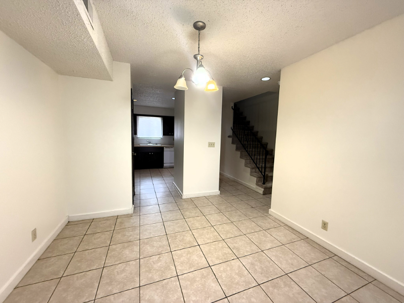 1330 N Perry Ave #3 - Photo 5 of 11