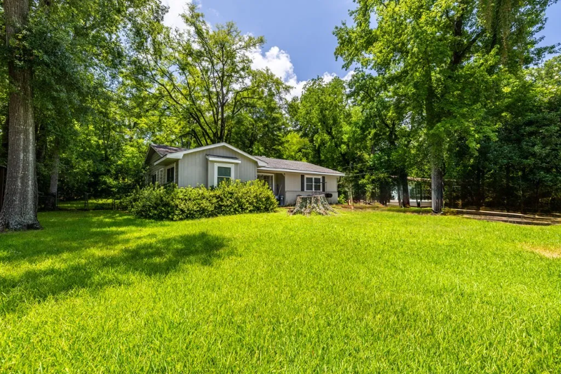 211 Meadowbrook Dr - Photo 2 of 10