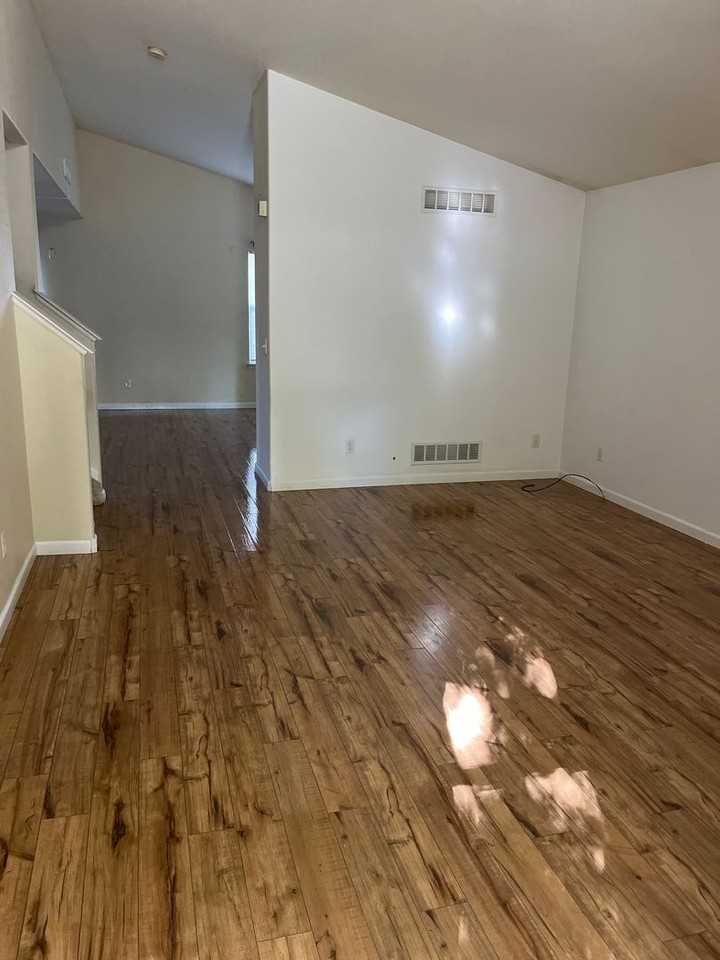 1119 Mockingbird St - Photo 2 of 4