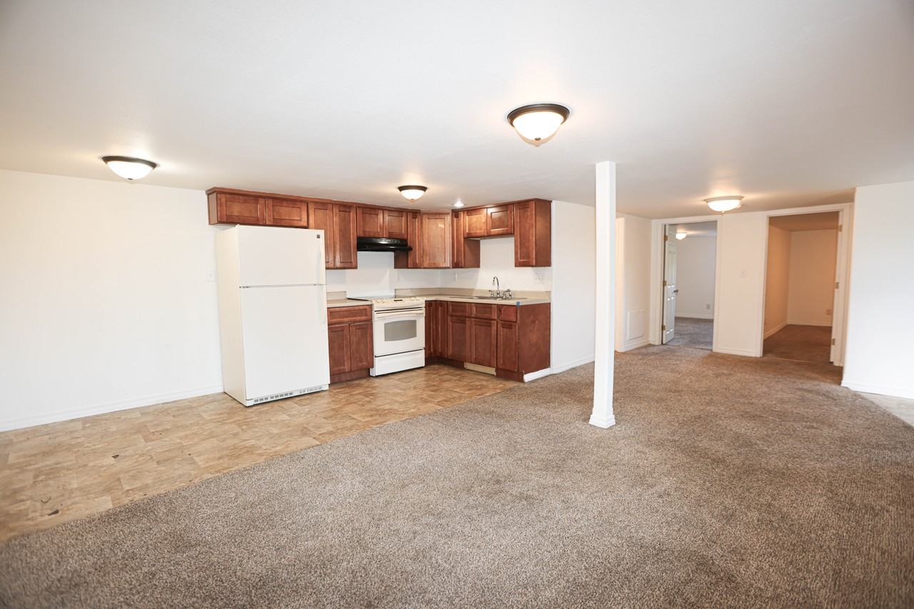 702 W Trimble Ave #1 - Photo 3 of 14