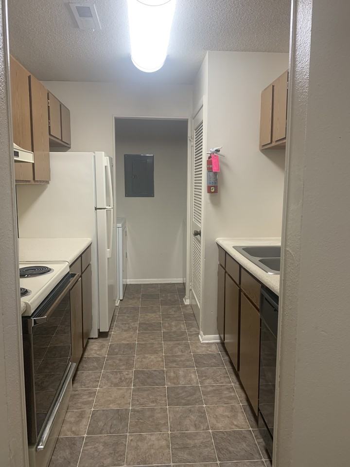 1208 Julia St Nw - Photo 3 of 6