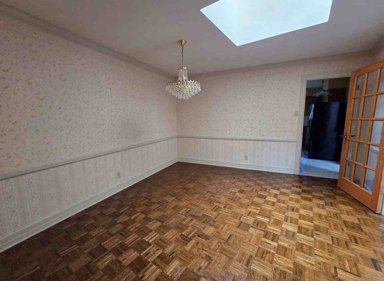 2212 Rock Creek Dr - Photo 5 of 33