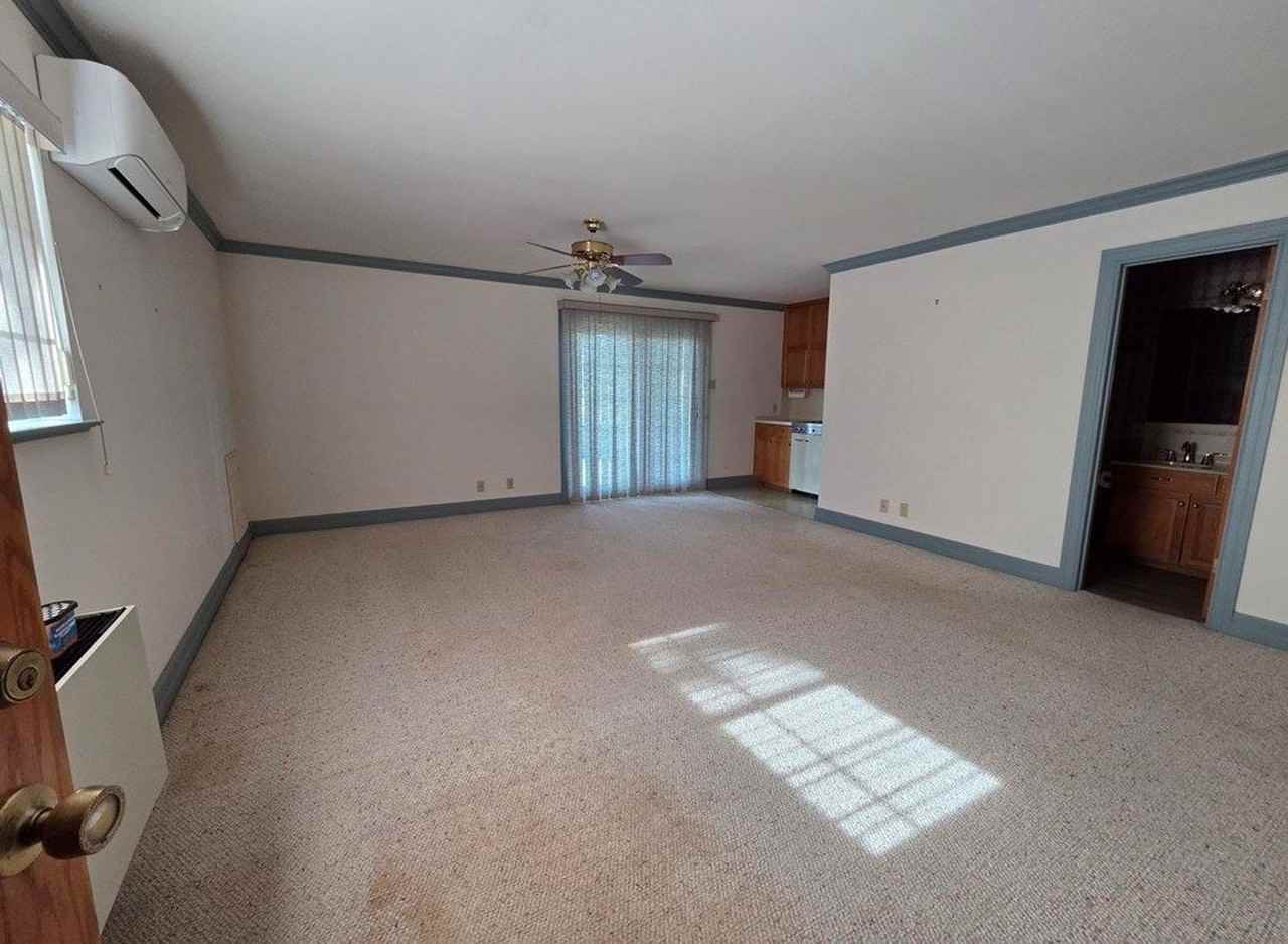 2212 Rock Creek Dr - Photo 6 of 33