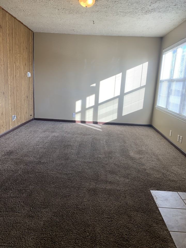 S Summit St #920 - Photo 2 of 16