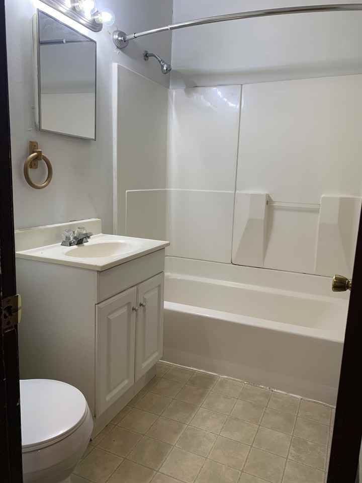 S Summit St #920 - Photo 4 of 16