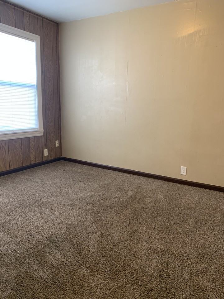 S Summit St #920 - Photo 5 of 16