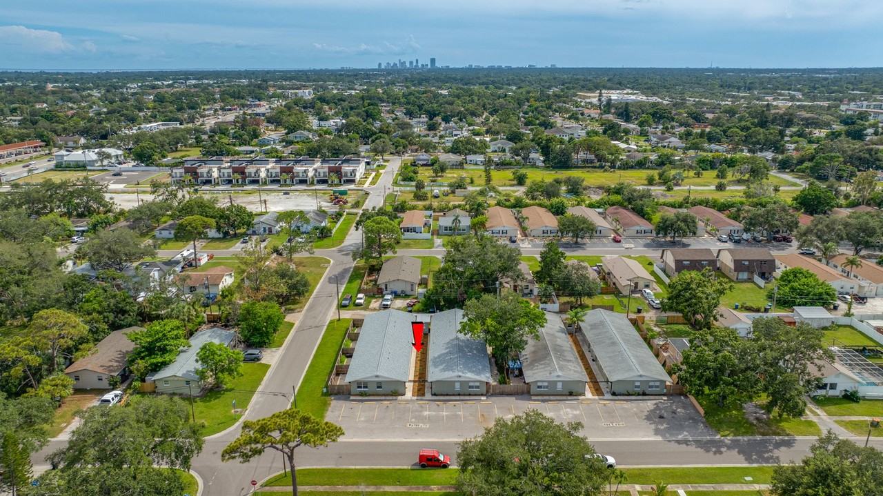 Villas off 4th - Photo 2 of 7