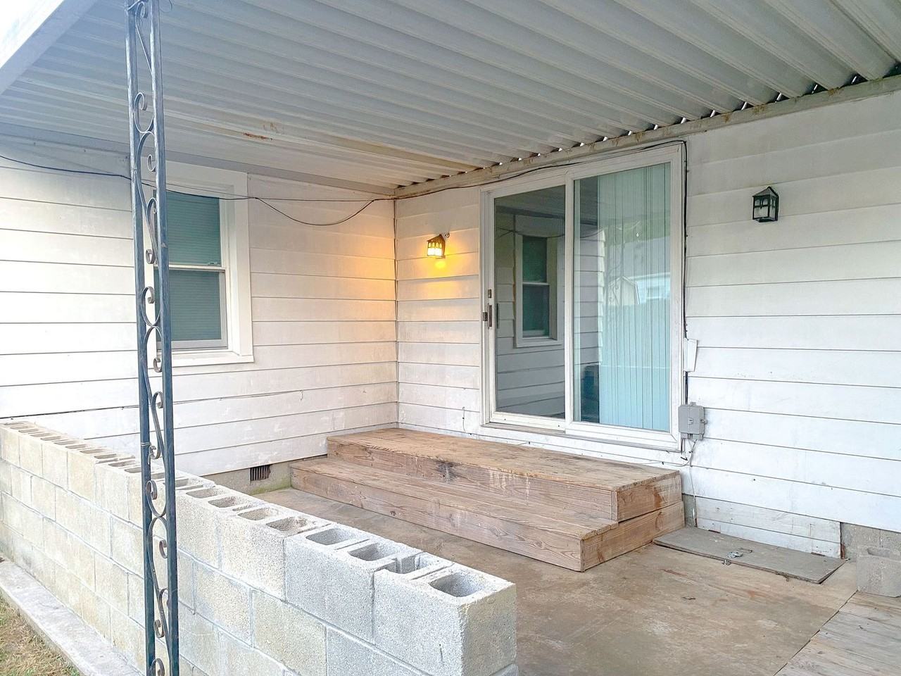 1514 W Walnut St - Photo 3 of 13