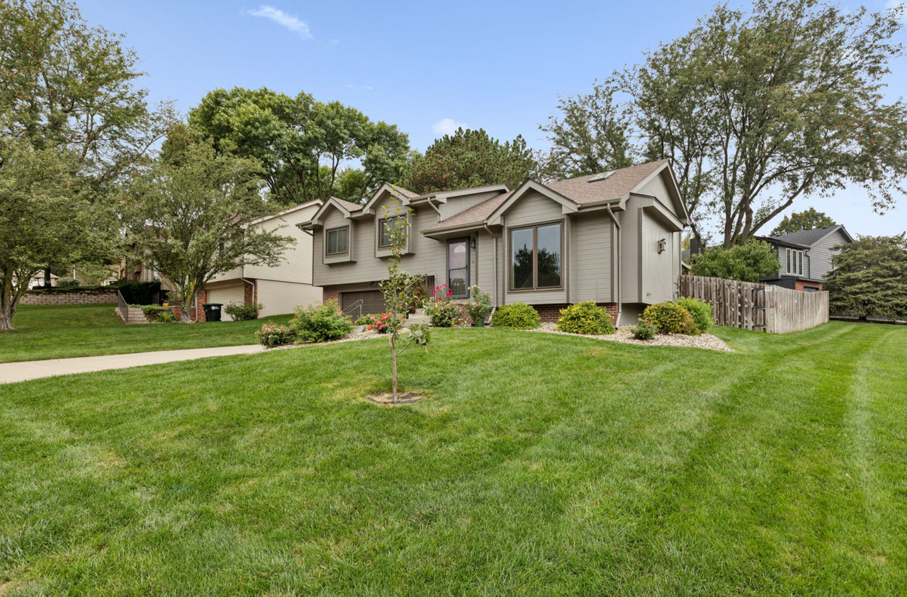 16956 Woolworth Cir - Photo 2 of 19