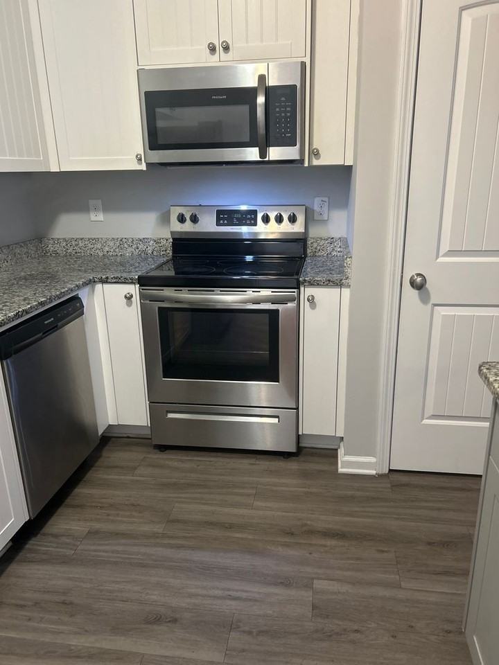 311 Cleveland St #1 - Photo 5 of 22