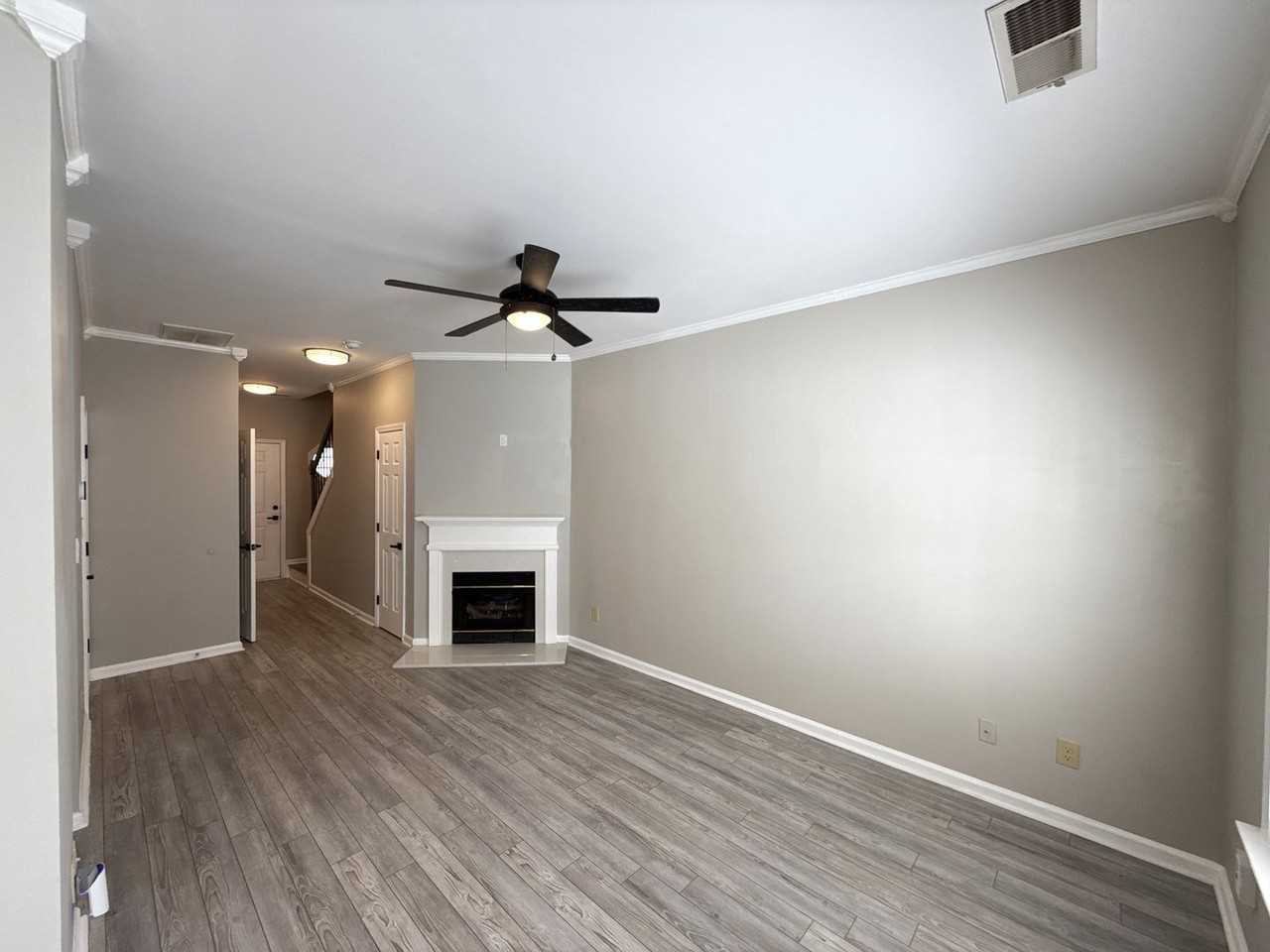 2043 Lennox Square Rd - Photo 2 of 20