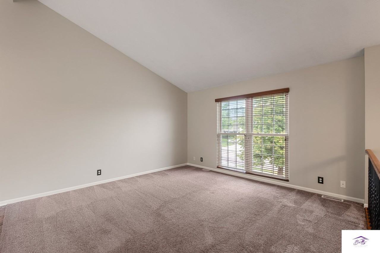 7403 Braun St - Photo 3 of 21