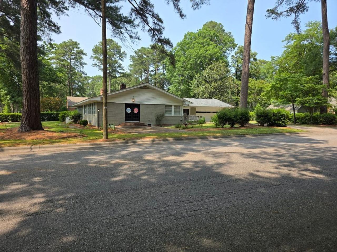 1100 Robin Hill Rd Nw - Photo 2 of 5