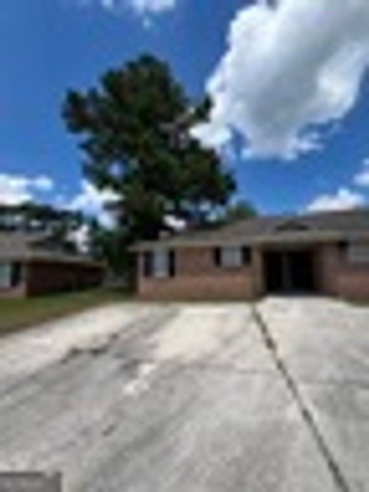 409 Baltic Ct