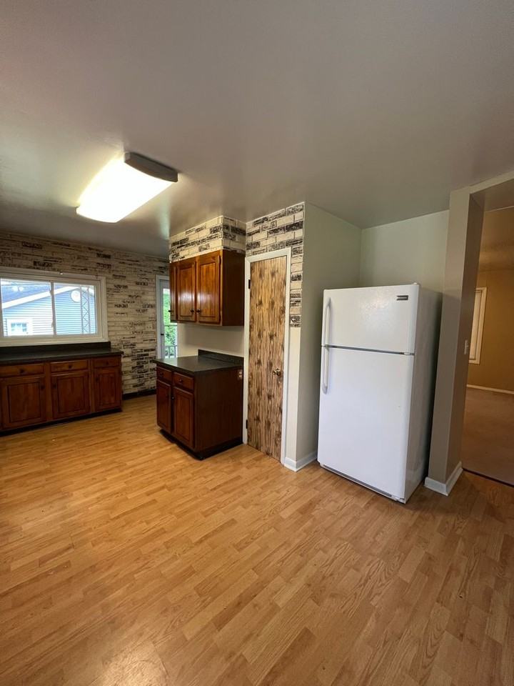 3908 Staatz Dr - Photo 4 of 18