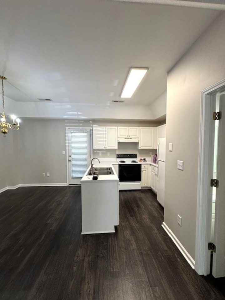 39 Huntress Dr - Photo 5 of 11