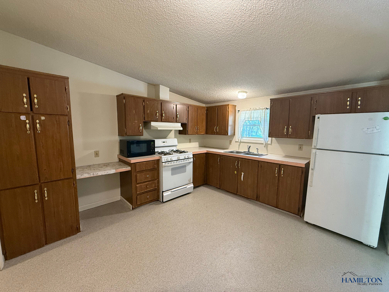 36 Clyde St - Photo 3 of 19