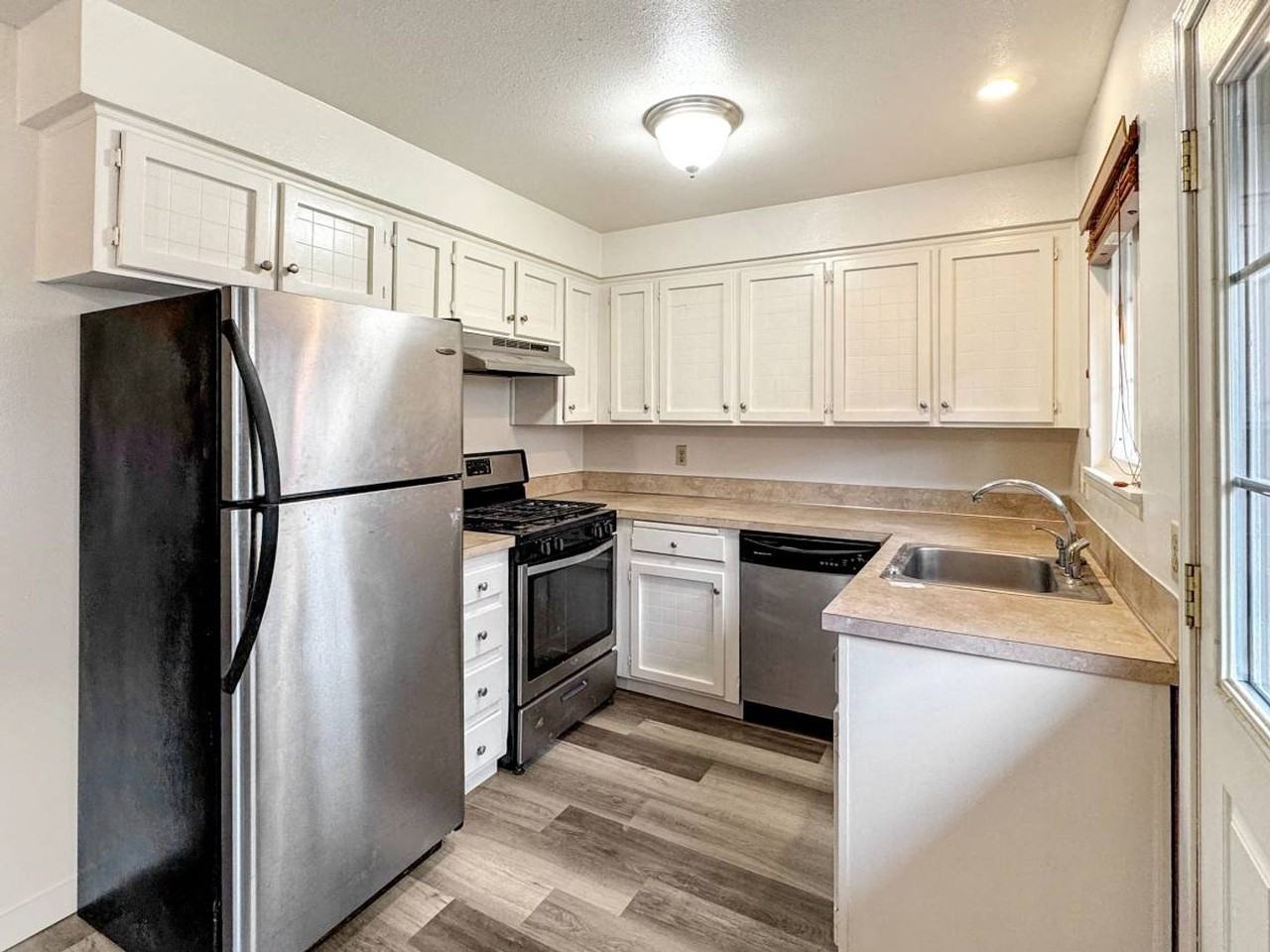 3454 Chiefs Ct Ne - Photo 2 of 9