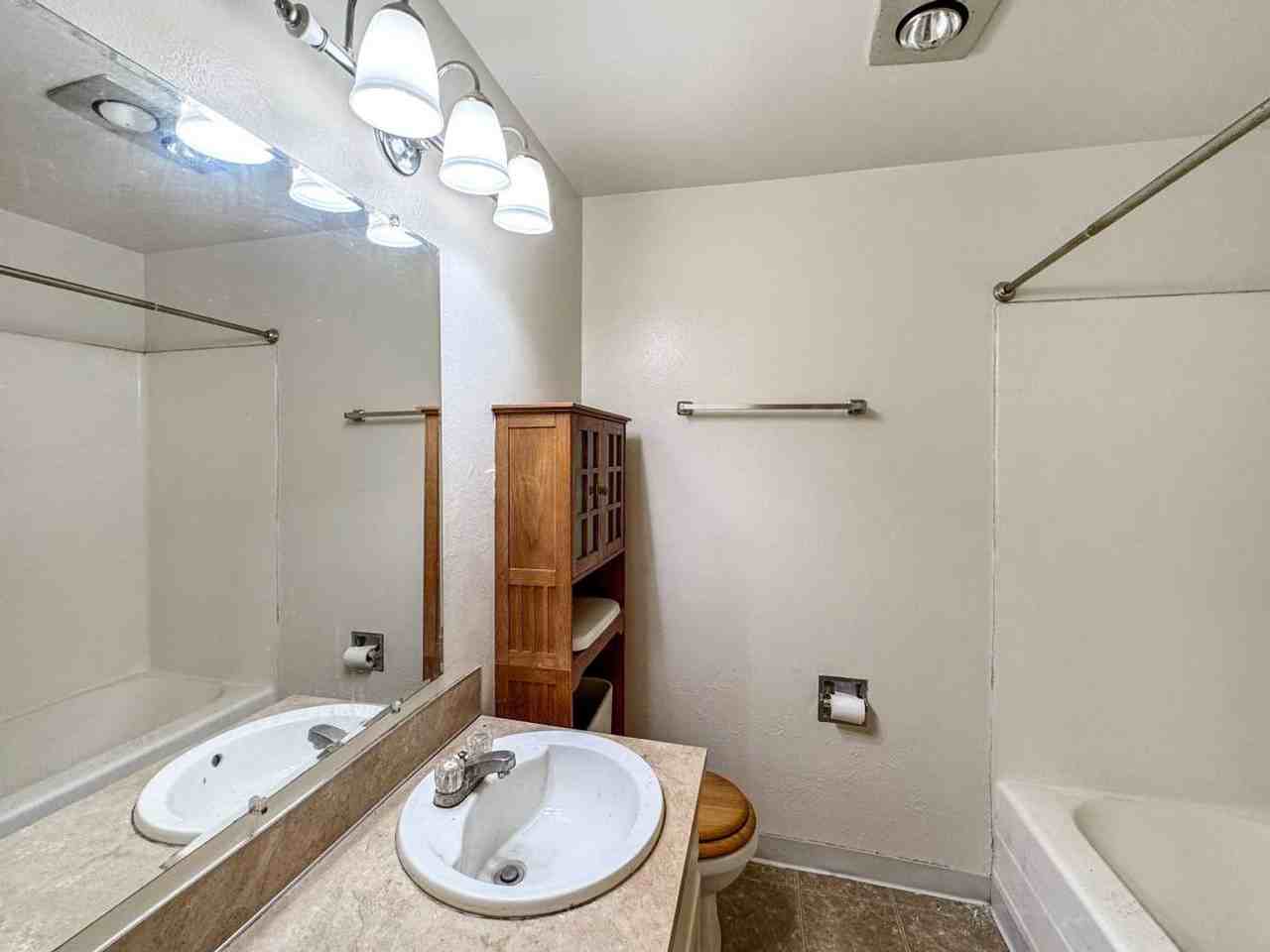 3454 Chiefs Ct Ne - Photo 5 of 9