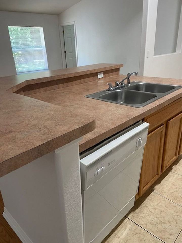 51 Fordham Ln - Photo 6 of 17