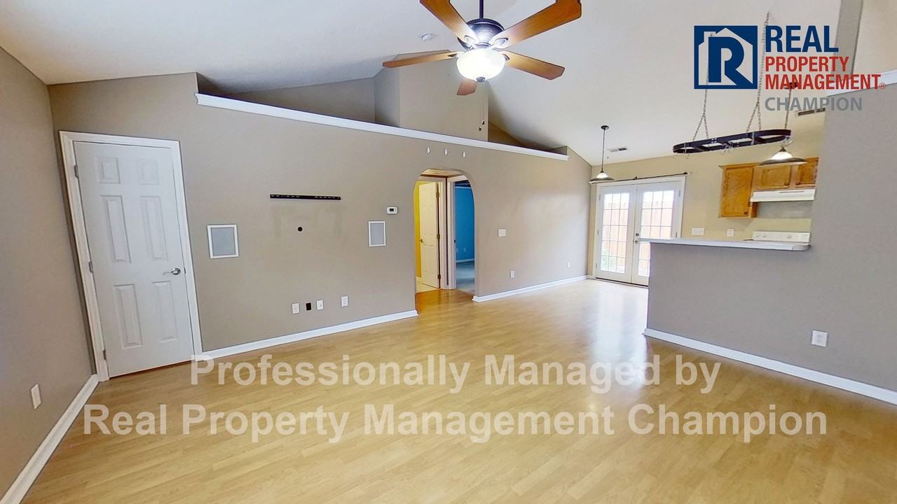 811 Grathwol Dr - Photo 4 of 29