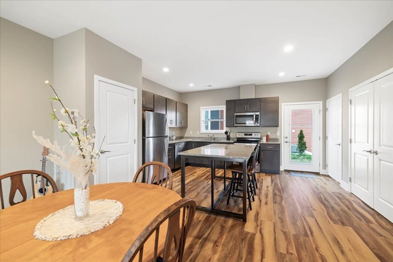 105 Clover Valley Cir - Photo 3 of 32