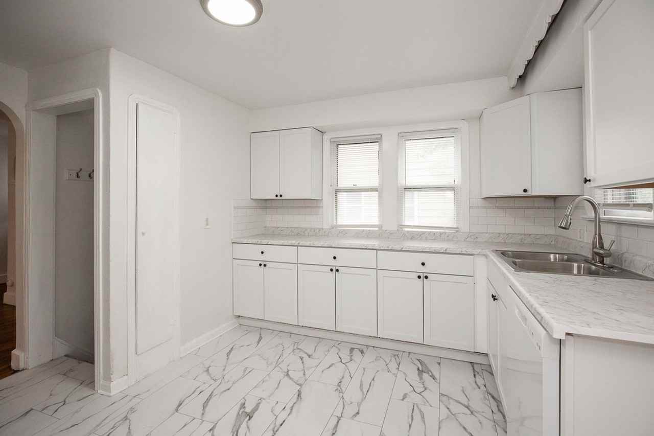 21180 Westport Ave - Photo 2 of 35