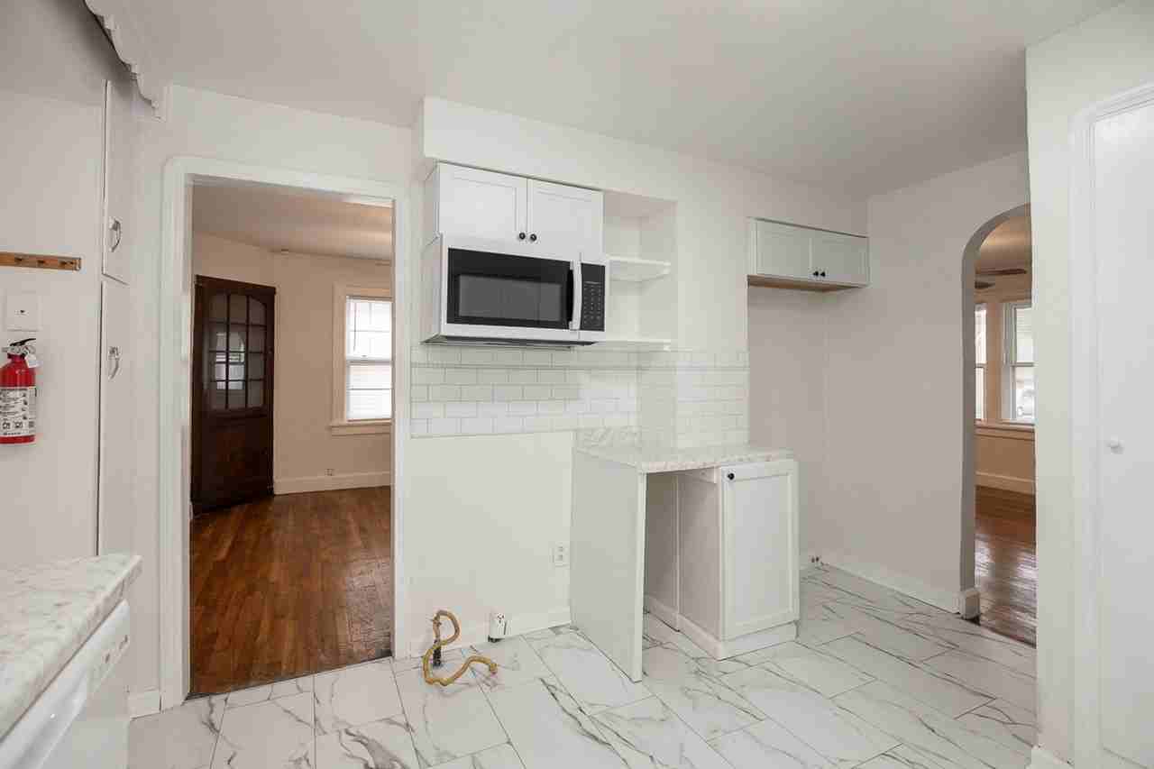 21180 Westport Ave - Photo 6 of 35