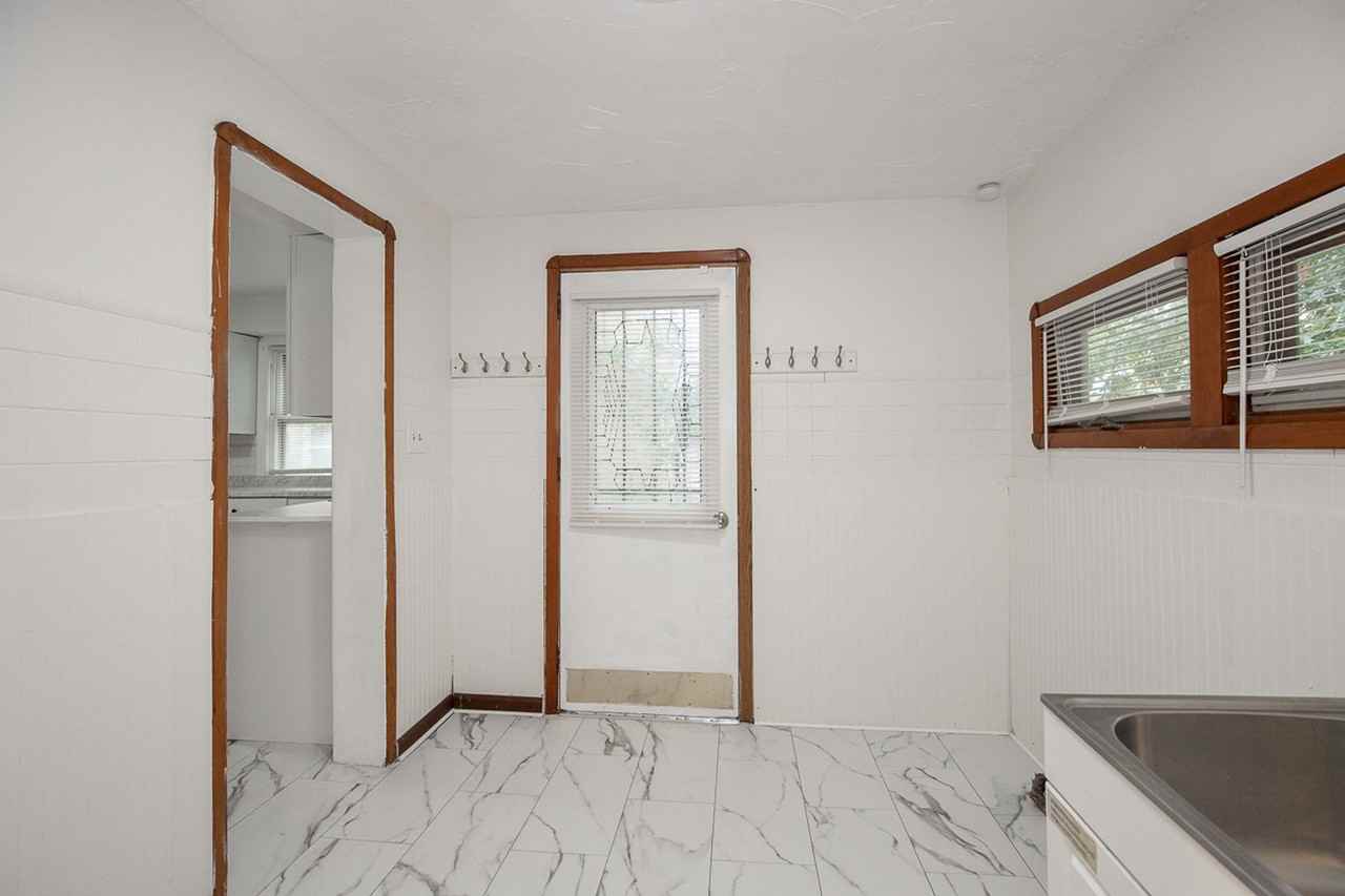 21180 Westport Ave - Photo 7 of 35