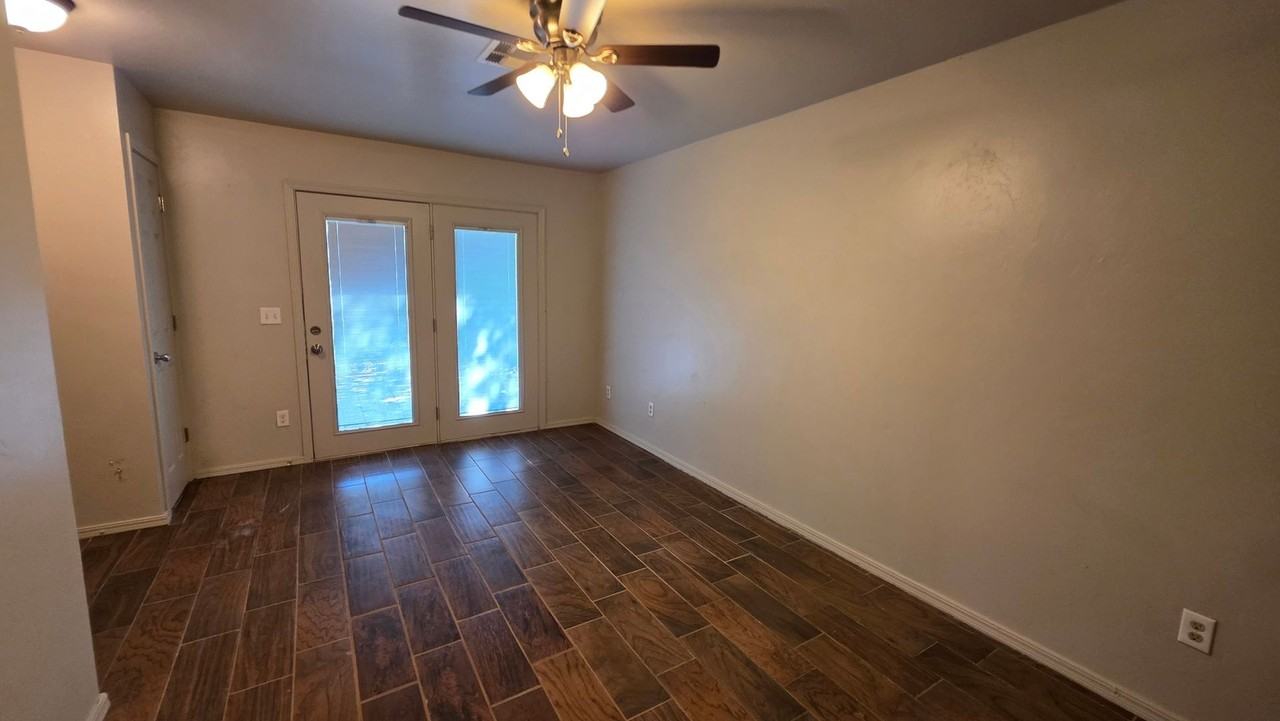 3240 Sw 51st St - Photo 7 of 11