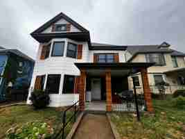 featured image of 524 Park Ave