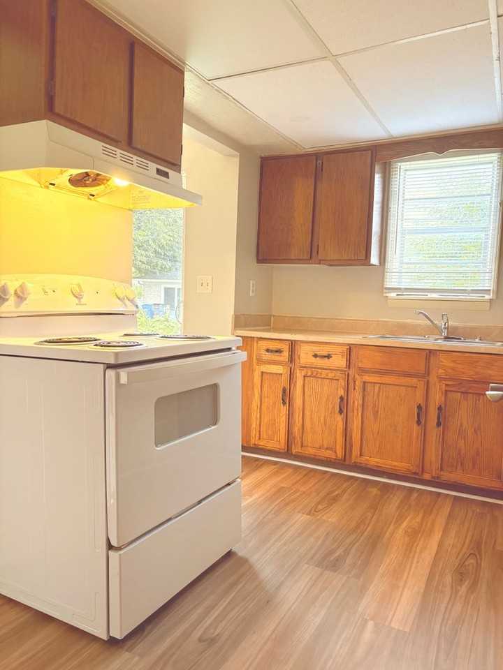 480 Melissa Ct - Photo 4 of 7