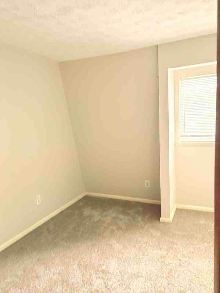 480 Melissa Ct - Photo 6 of 7