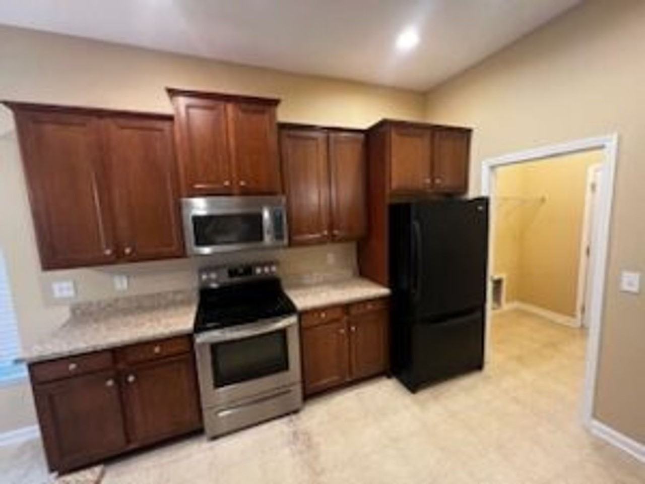 159 Mayfield Dr - Photo 4 of 10