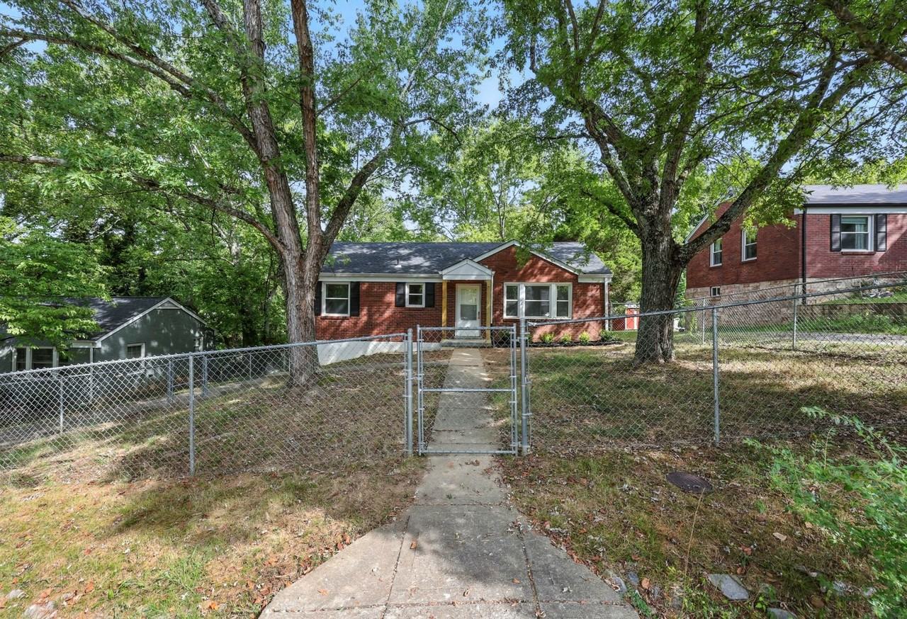 1014 Buck Drive - Photo 4 of 33