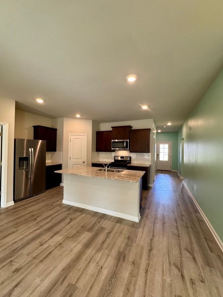 35502 Ramblewood Dr - Photo 3 of 20