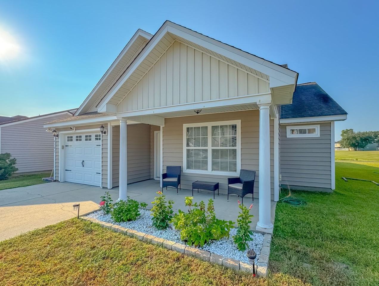 6303 Rivers Landing Court - Photo 2 of 45